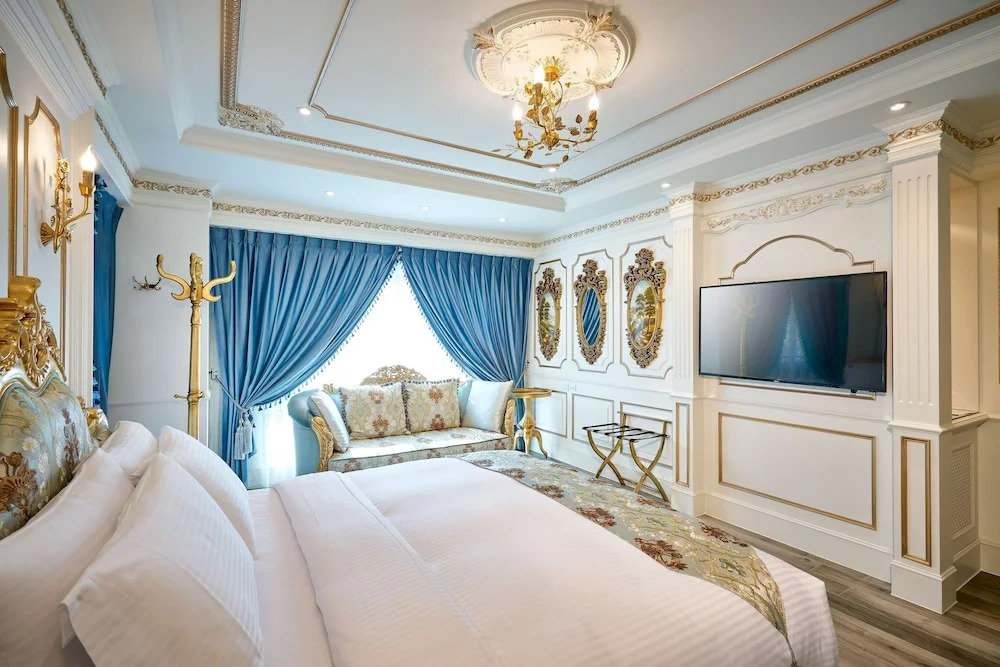 Sun Moon Lake Queen Castle Hotel