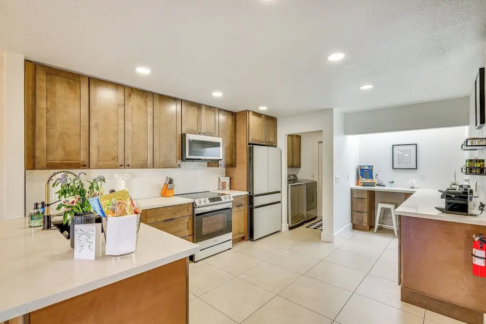 Modern Scottsdale Townhome w/ Heated Pool Access