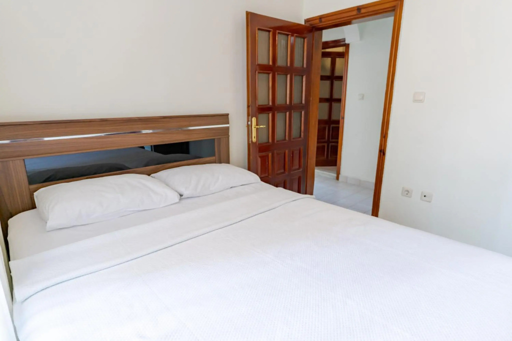 All air conditioned & Heated 3 Bedrooms Flat in the City