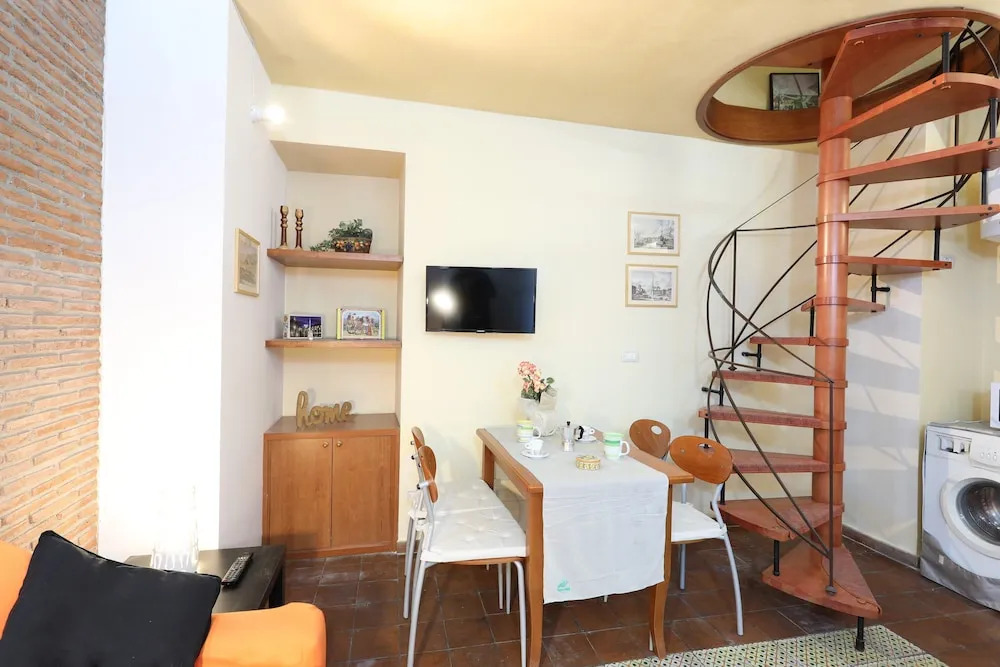 Cozy Apartment On 2 Levels In The City Center