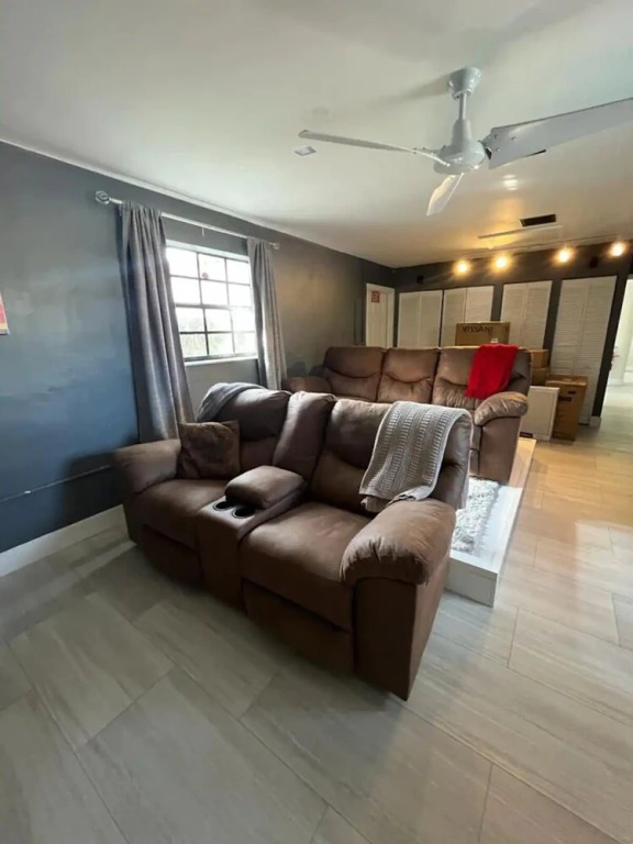 Great 3BR family house. Pool n Billiards