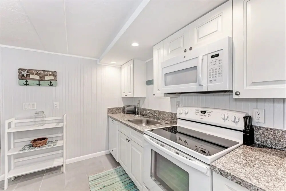 New Rental The Haven Unit 1 Heated Pool 1 Bedroom Home by Redawning