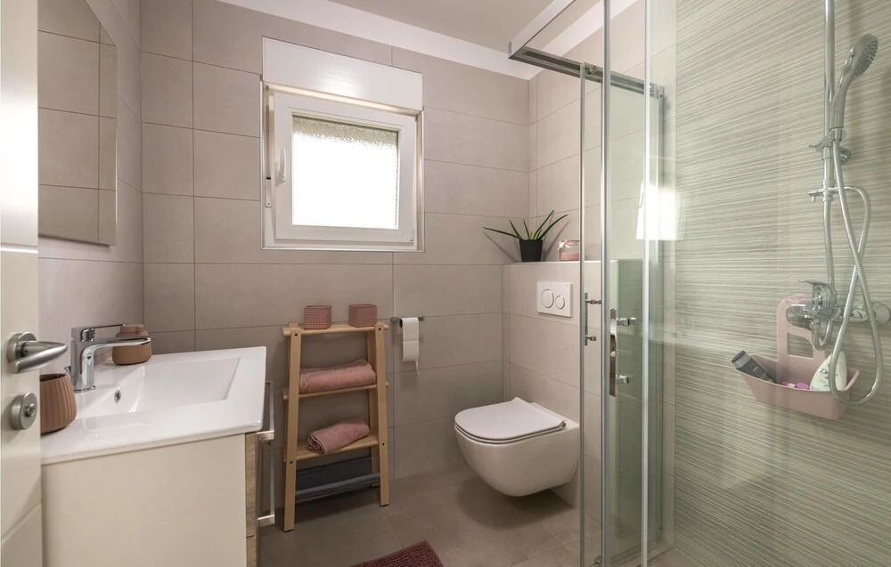 Gorgeous Home In Radeki Glavica