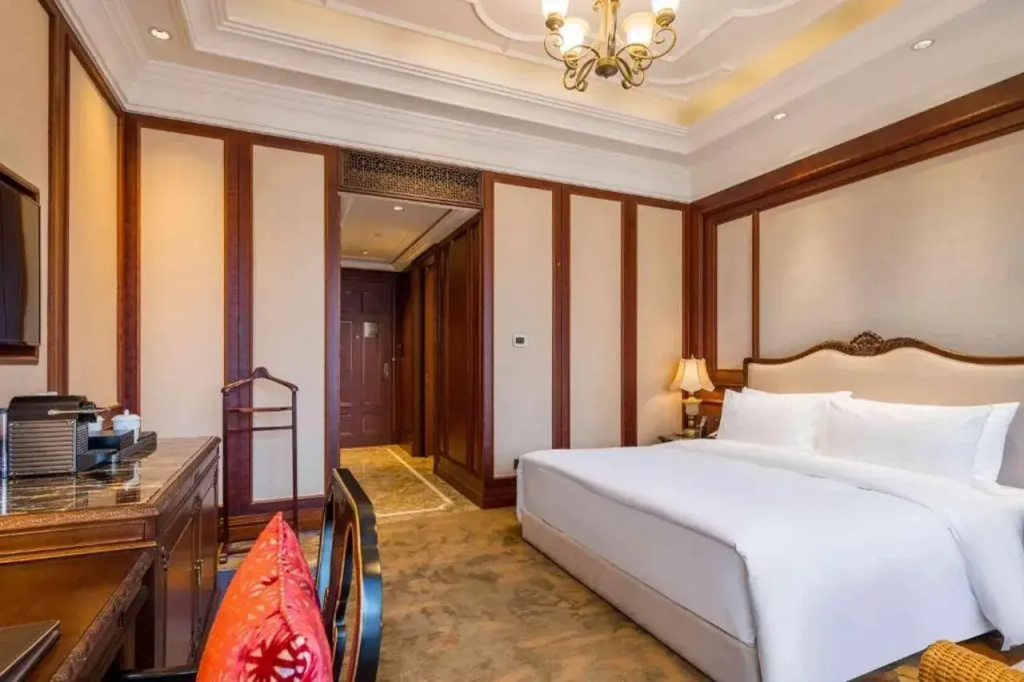 Donghu Collection Hotel