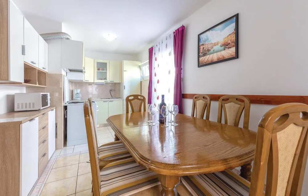 Holiday Home Bok