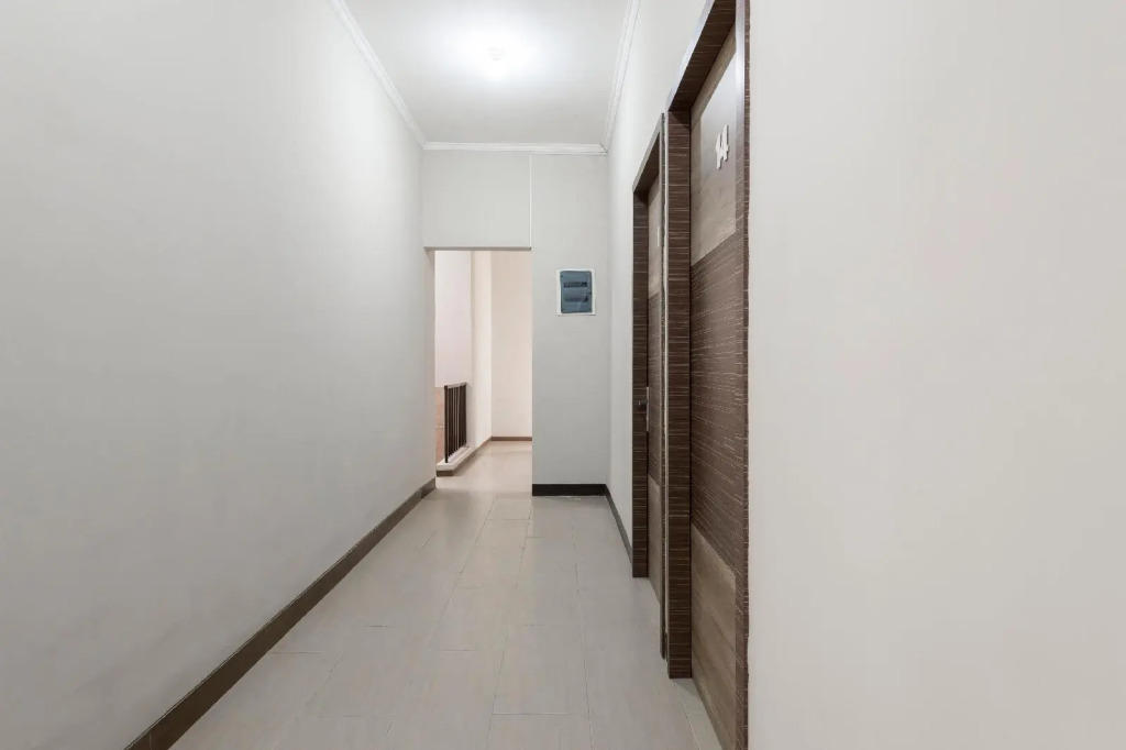 RedDoorz near Grand City Mall 2