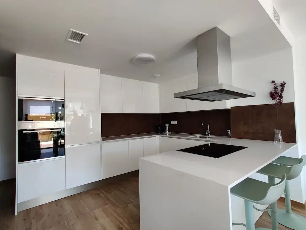 Allonbay Apartments