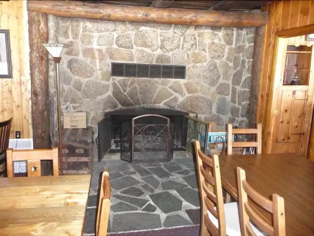 Stay Twin Lakes Cottage