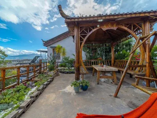 Huayueye·Chinese Classical Tibetan Villa Zizai Courtyard Homestay (Lijiang Ancient City)