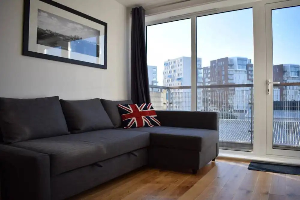 1 Bedroom Flat Next to Greenwich Station