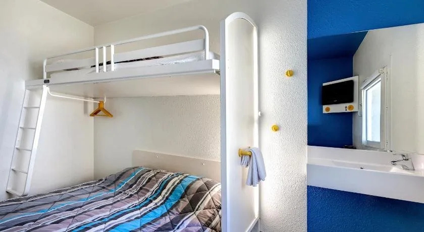 Hotel First Eco Savigny Villemoisson Centre Commercial Carrefour