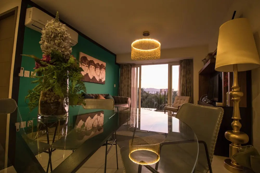 NIZA FIVE Luxury Beach Apartments