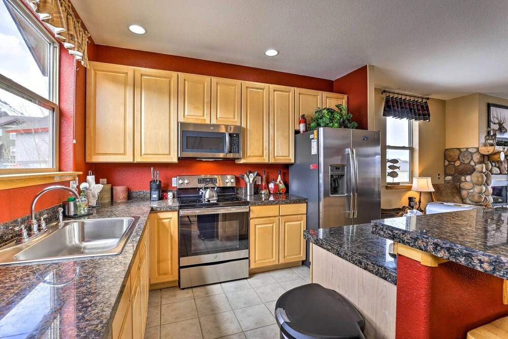 11 Mi to Keystone: Silverthorne Condo w/ Deck