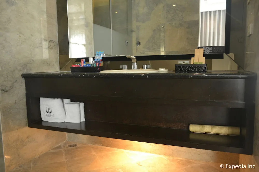 The penthouse hotel and residences