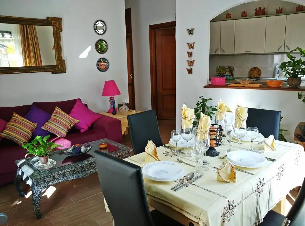 Lagunillas St