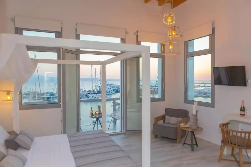 Naxos Riviera Suites