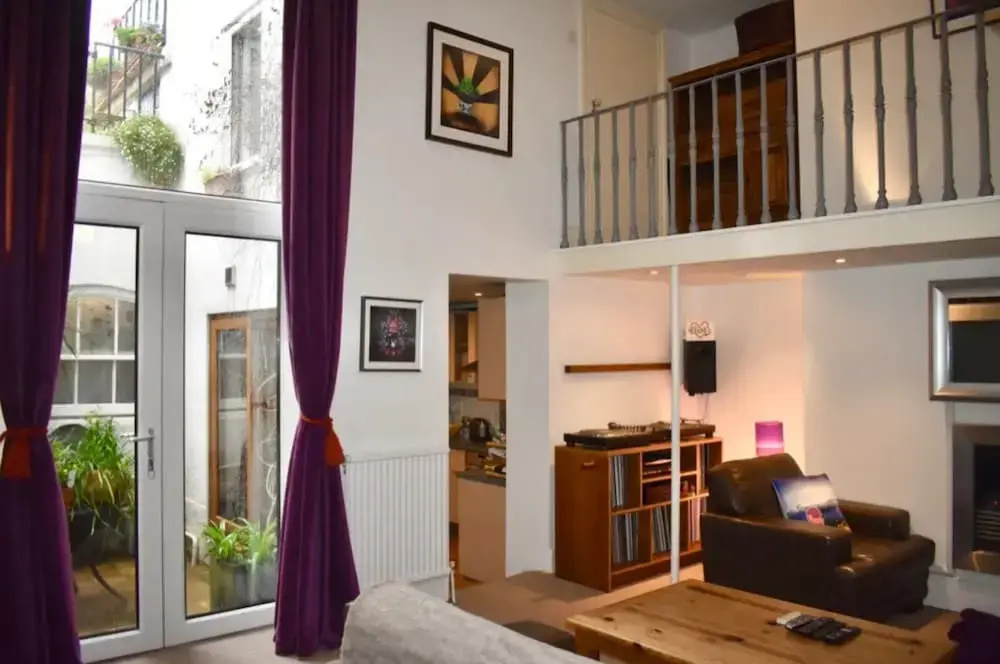 Unique 2 Bedroom Home by Brighton Marina