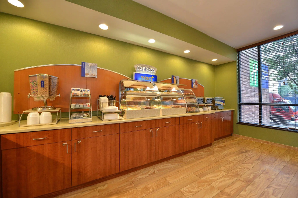 Holiday Inn Express Manhattan Midtown West by IHG