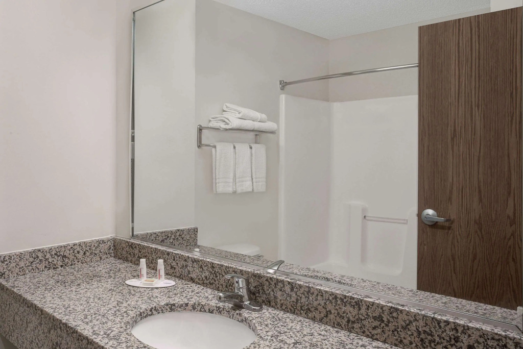 Days Inn by Wyndham Greensboro NC