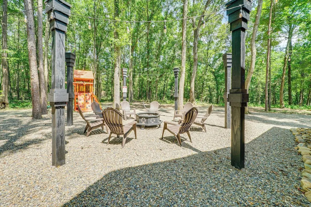 Broken Bow Cabin Near Choctaw Casino: Hot Tub!