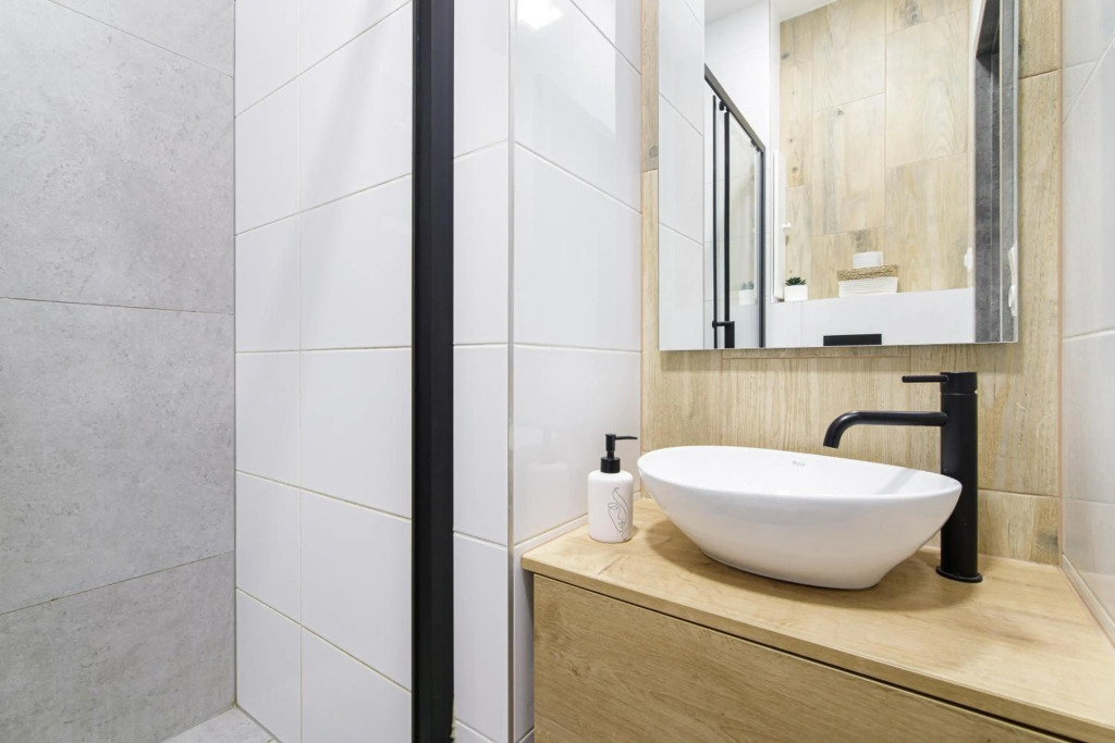 Lovely 1 Bedroom Aparment Fully Revovated