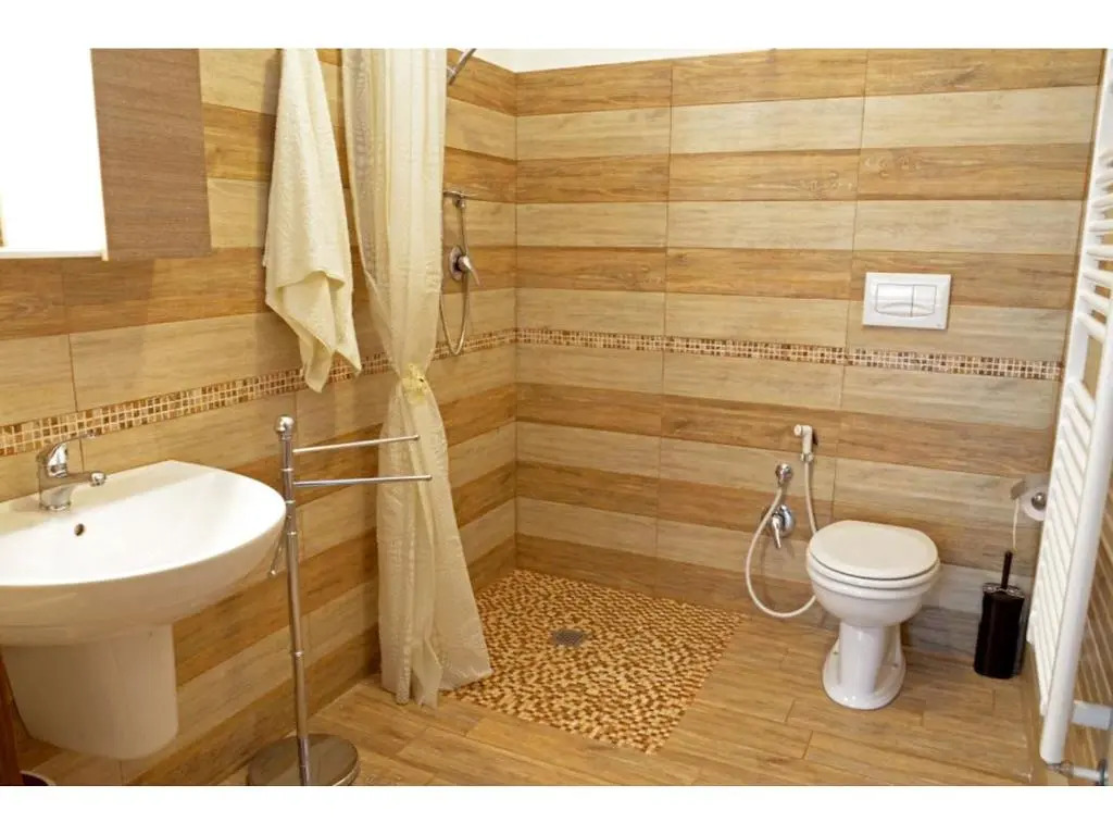 2 bedrooms appartement with enclosed garden and wifi at Zafferana Etnea