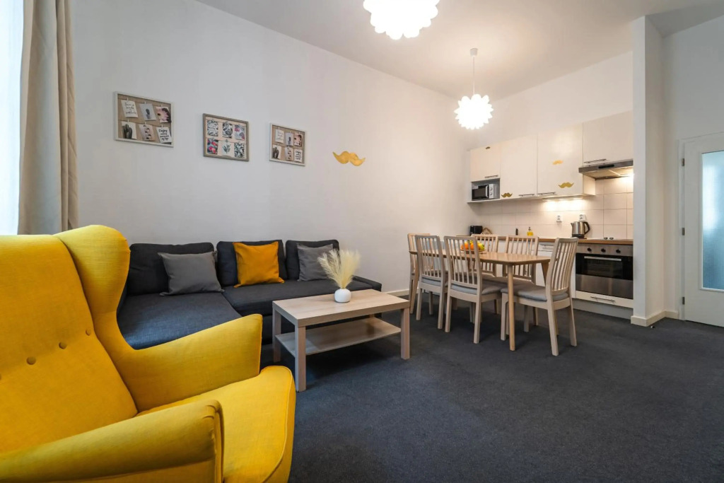 Little Tom Apartments