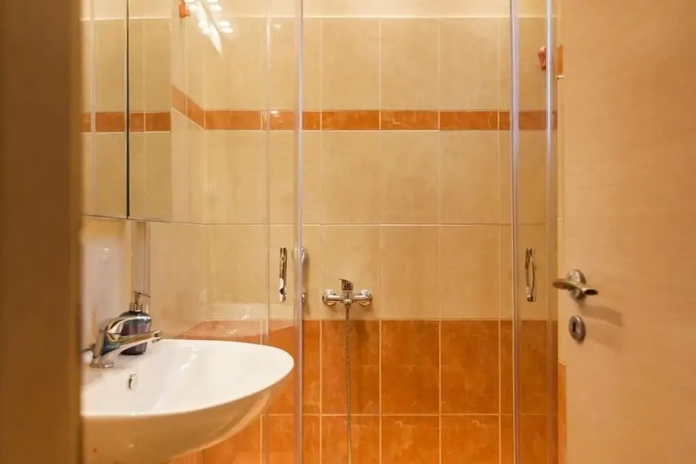 Lovely 4 Double Bed Flat