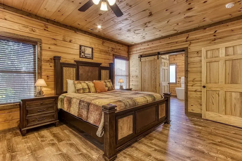 ERN822 - Smoky Oasis - Great Location, Private Indoor Heated Pool! cabin