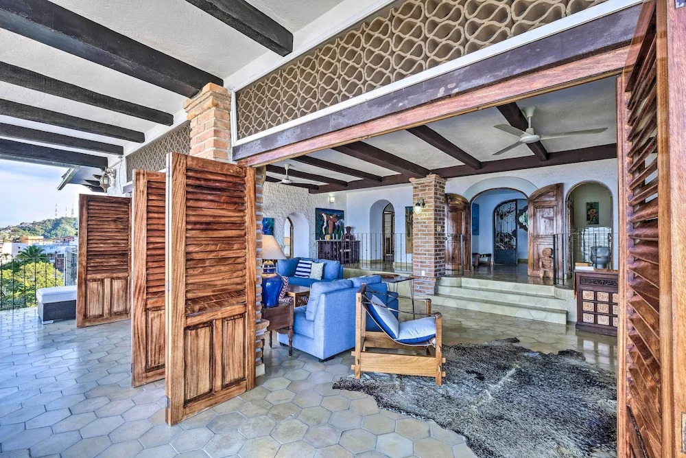 Mid-Century Modern Condo w/ Patio & Ocean Views
