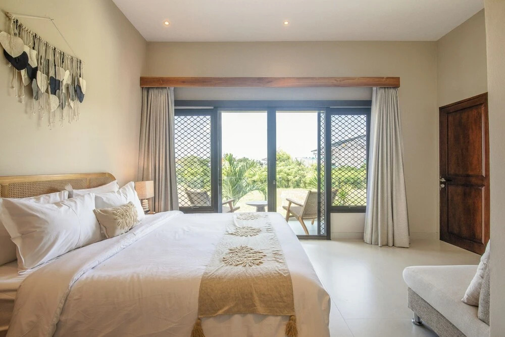 4 Bd Seminyak Retreat + Rice Fields 4mins to Beach