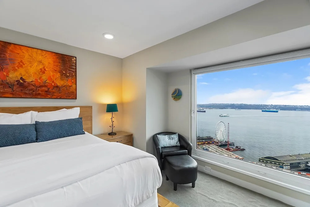 Newmark Bayview Luxury Suite