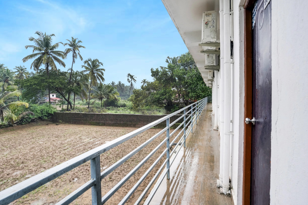 Hotel O Morjim Beach Road