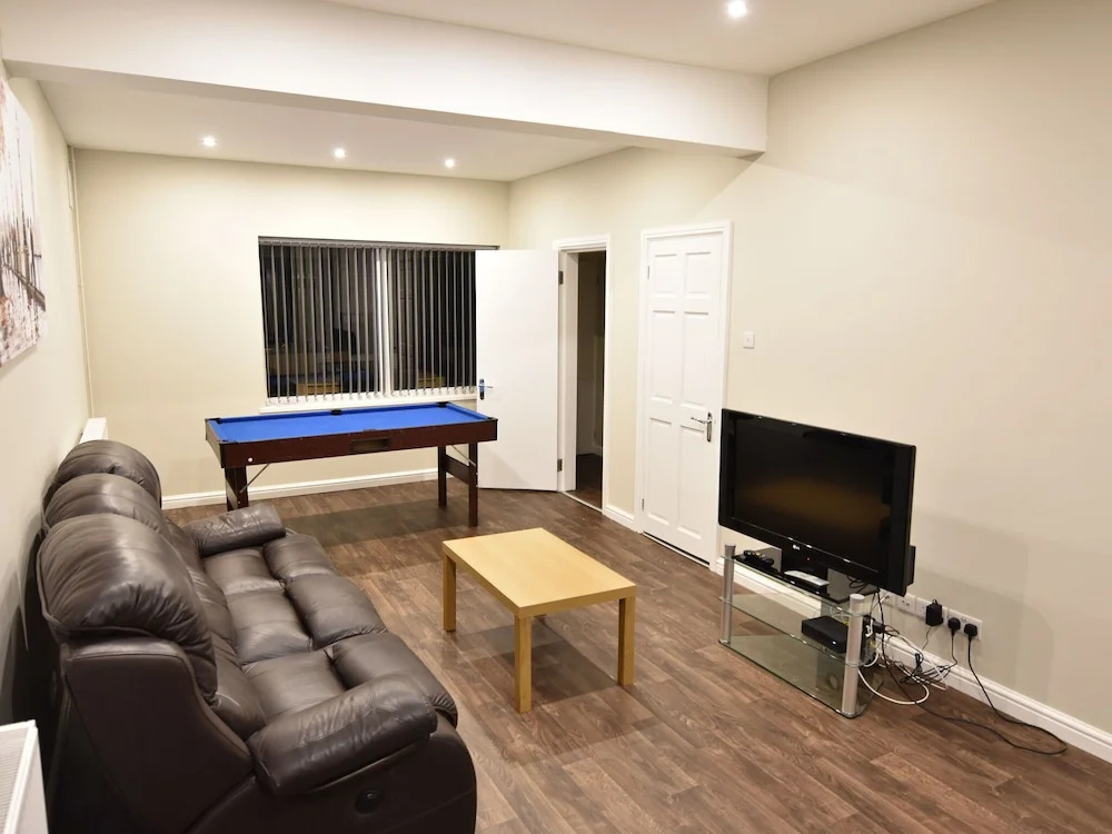 Spacious Holiday Home in Coventry near Coventry University