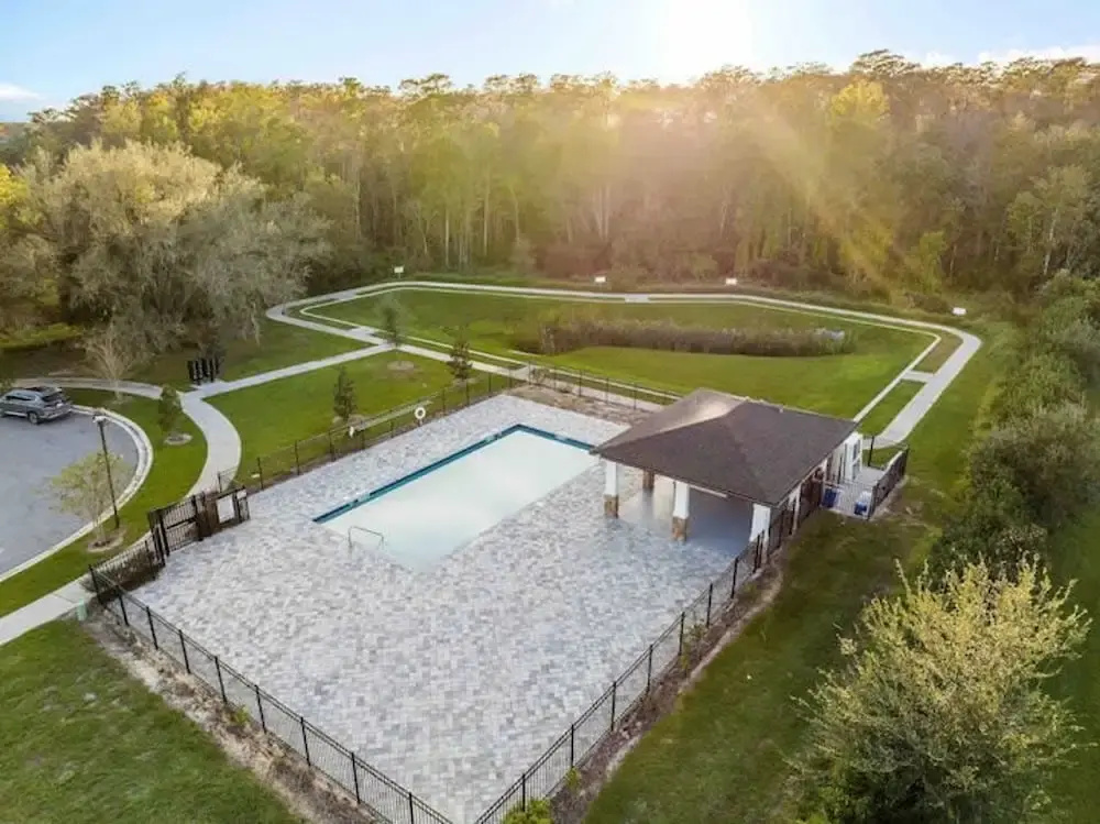 Super Cool- Sleeps 17 Newly Built Near Parks
