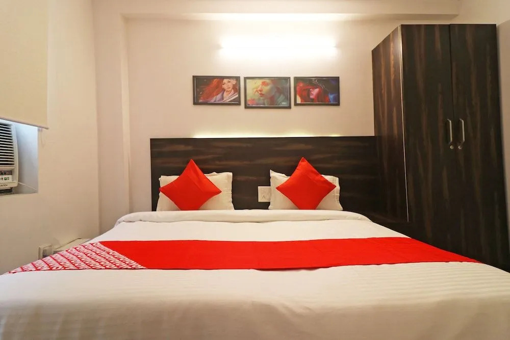 OYO 48708 Om Palace