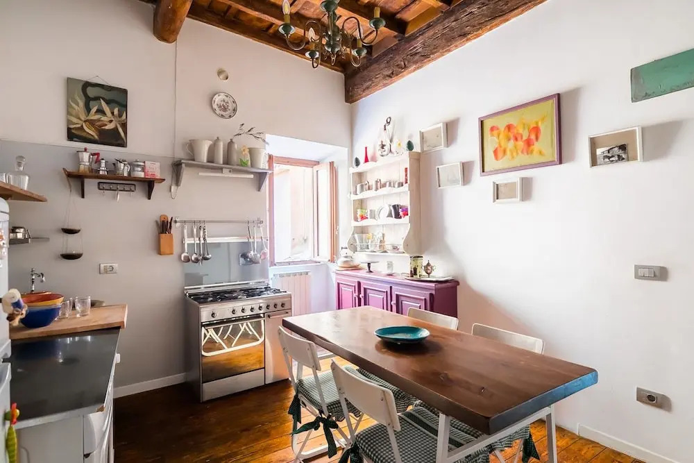 Reginella White Apartment