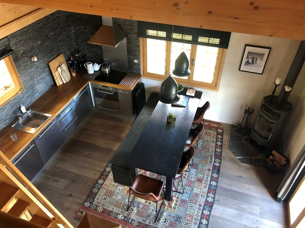 A Beautifully Located, Detached Chalet With Delightful Views in La Tzoumaz