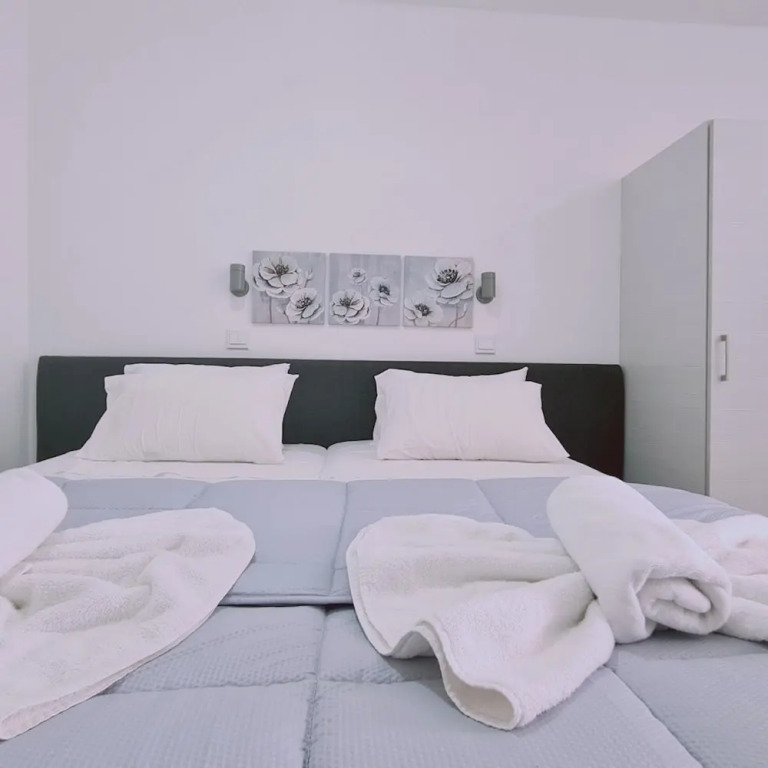 100 AN - Napa Living 18
