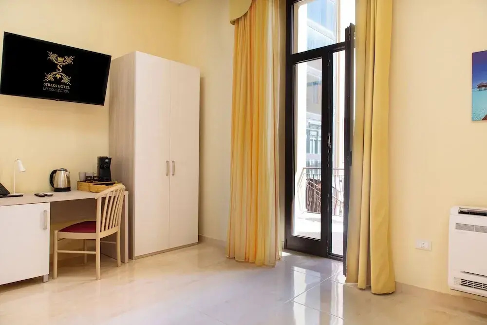 Syraka Hotel LR Collection