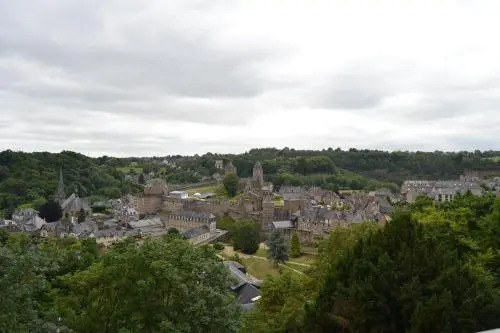 Mercier de Montigny - Les Chambres du Beffroi - SPA et Massage