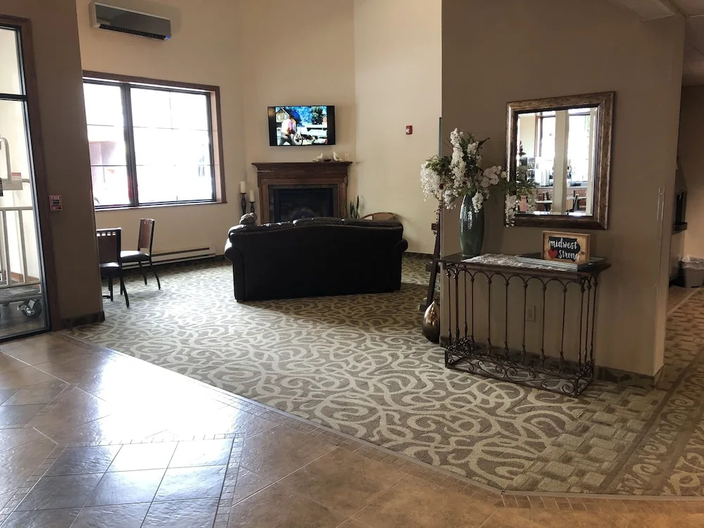 Shenandoah Inn & Suites