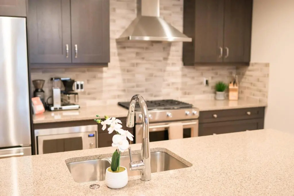 Spring Creek White Spruce Lodge Luxury 1 Bedroom plus Den by Mountain Haven Vacations