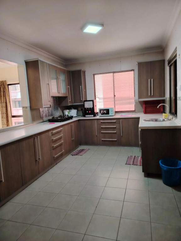 Petronella Luxury Penthouse marina court