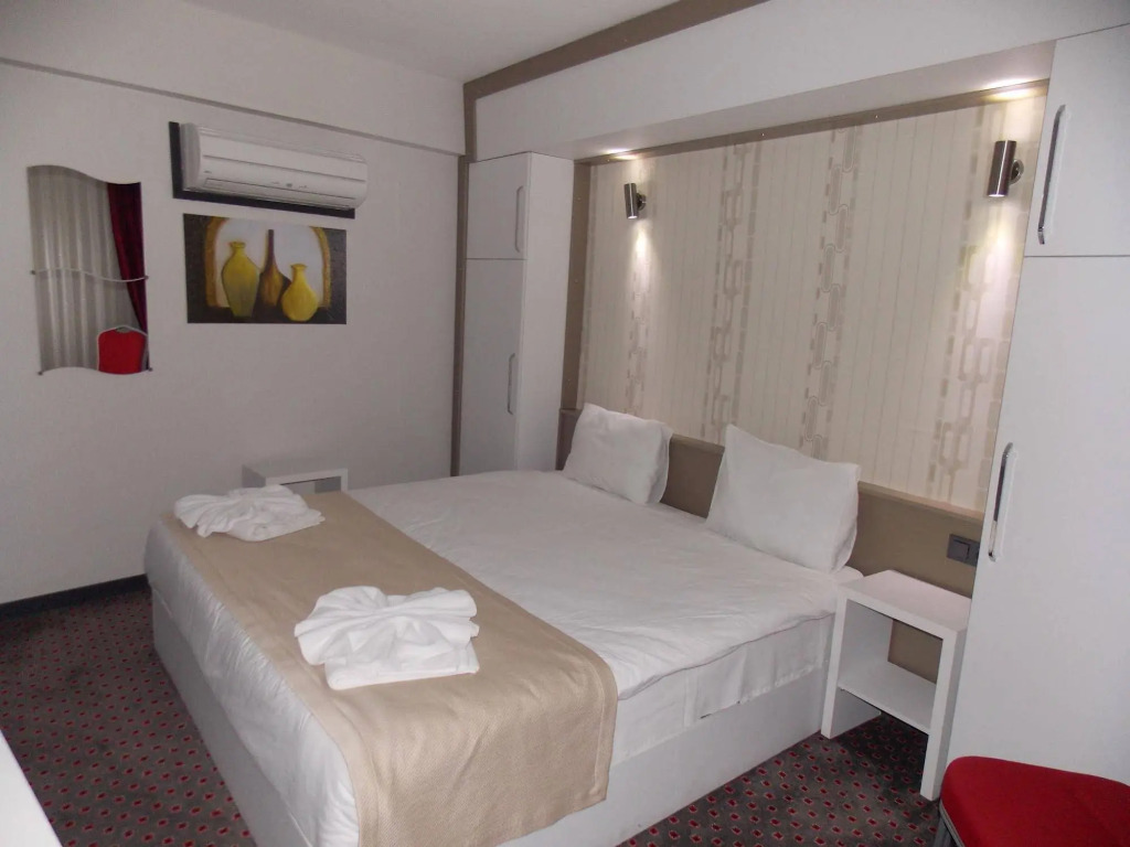 Royal Ramblas Hotel
