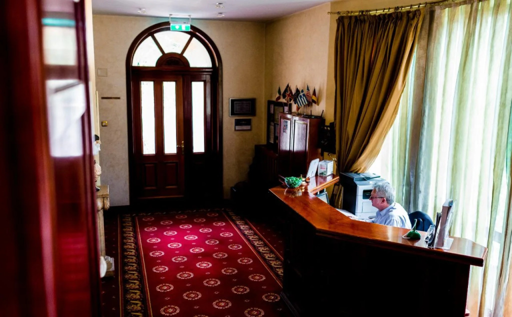 Hotel Golden House