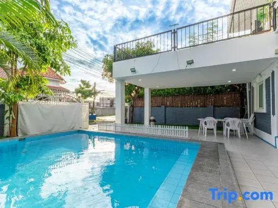 Thai Home Villas 5BR in Patamnak City