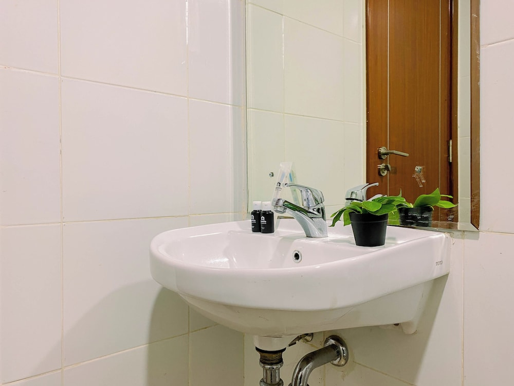 Comfortable And Homey 2Br Apartement At Vittoria Residence