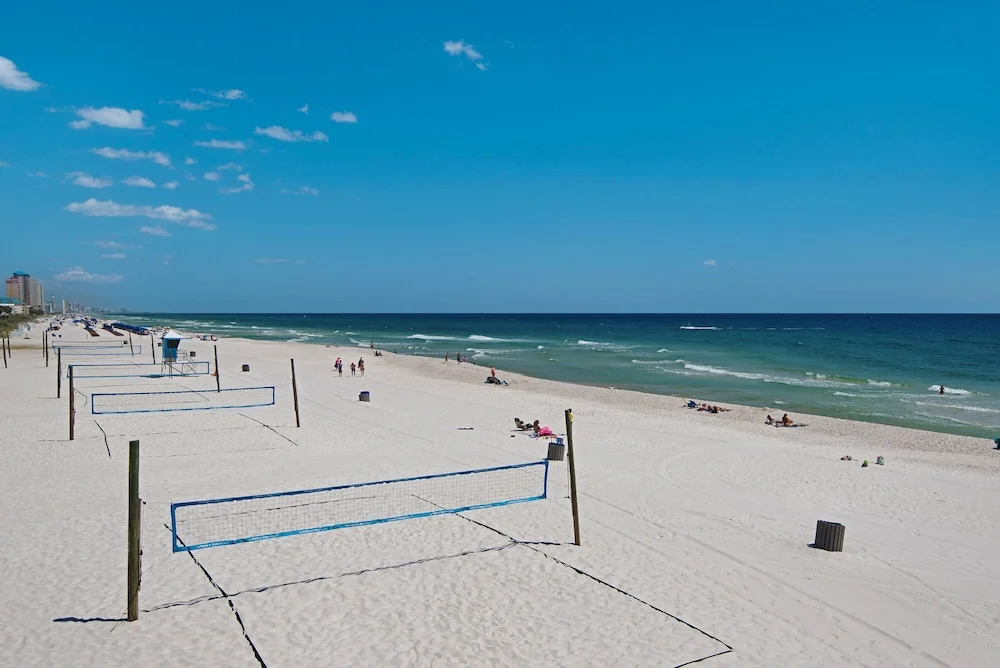 Beach Haven! 2BR 2BA Sleeps 6! Coastal Paradise Awaits!