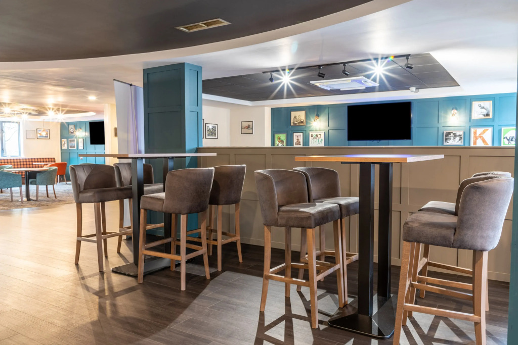 Knowsley Inn & Lounge